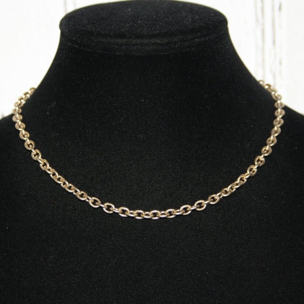 Beautiful gold chain necklace 17-19"